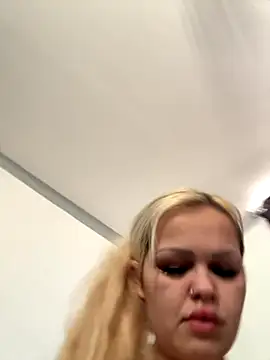 CherryXOX- online show from December 2, 2025, 9:11 am