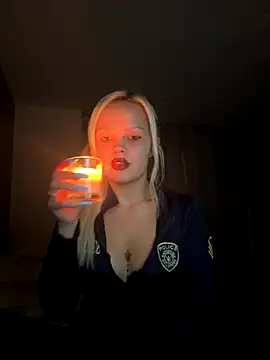 CherryXOX- online show from October 25, 2025, 7:03 pm