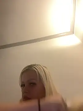 CherryXOX- online show from November 2, 2025, 7:41 pm