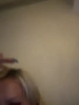 CherryXOX- online show from November 4, 2025, 7:39 pm