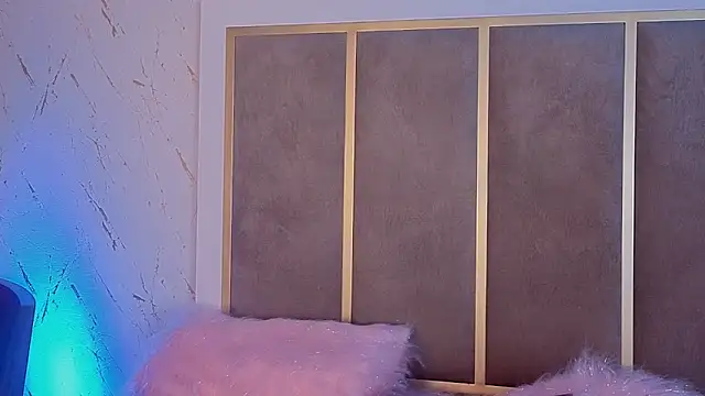 Elizabeth bennett 6 online show from November 13, 2025, 12:09 pm