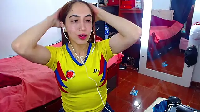 Snapshot of MariamGray1 chatting on July 4, 2026, 9:19 pm MariamGray1 online show from July 4, 2026, 9:19 pm