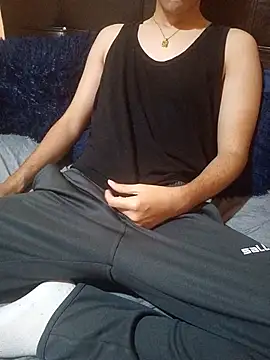 Snapshot of esmermoon chatting on February 2, 2026, 12:42 am esmermoon online show from February 2, 2026, 12:42 am