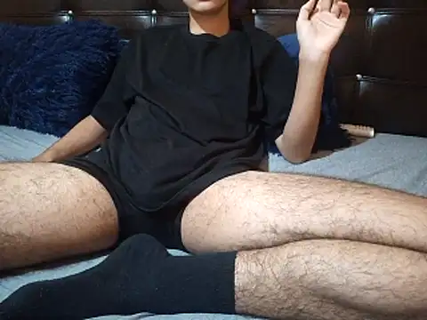 Snapshot of esmermoon chatting on February 15, 2026, 11:47 pm esmermoon online show from February 15, 2026, 11:47 pm