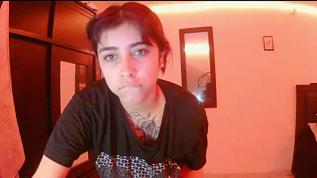 Snapshot of adri_gomez1 chatting on November 30, 2025, 10:27 am adri gomez1 online show from November 30, 2025, 10:27 am