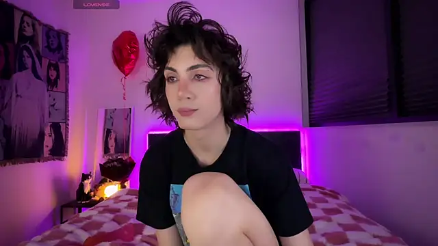 Snapshot of kira_yoshika9e chatting on February 24, 2026, 7:59 pm kira yoshika9e online show from February 24, 2026, 7:59 pm