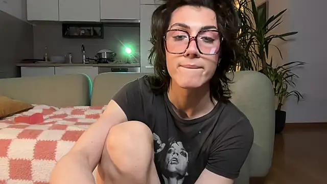 kira yoshika9e online show from March 29, 2026, 4:52 pm