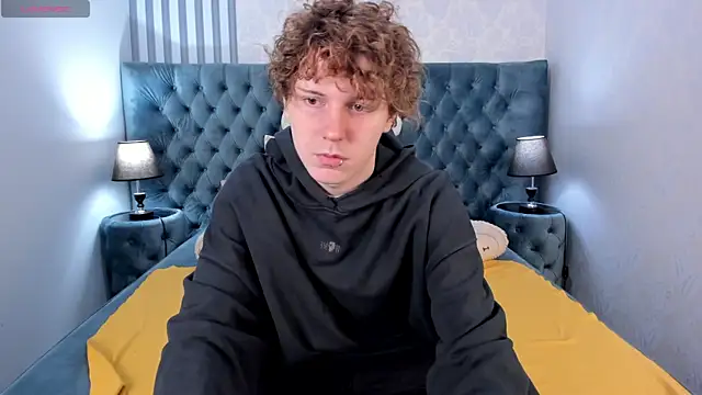 Snapshot of KevinMilky chatting on March 15, 2026, 5:47 am KevinMilky online show from March 15, 2026, 5:47 am