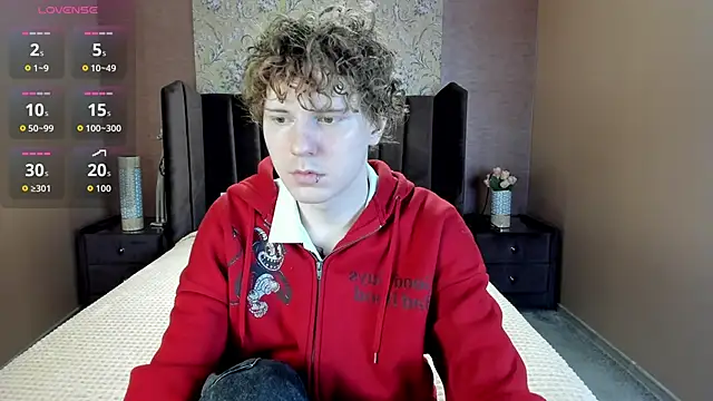 Snapshot of KevinMilky chatting on March 18, 2026, 6:49 am KevinMilky online show from March 18, 2026, 6:49 am