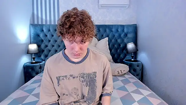 Snapshot of KevinMilky chatting on March 14, 2026, 6:52 am KevinMilky online show from March 14, 2026, 6:52 am