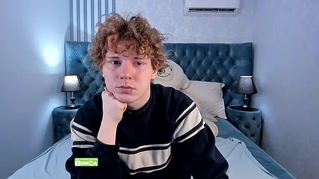 Snapshot of KevinMilky chatting on March 19, 2026, 5:29 am KevinMilky online show from March 19, 2026, 5:29 am