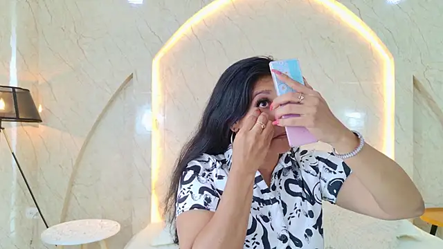 Antonella Russo1 online show from April 21, 2026, 1:07 pm