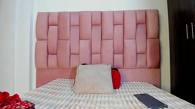 EuphoriaSavage online show from October 27, 2025, 1:01 pm