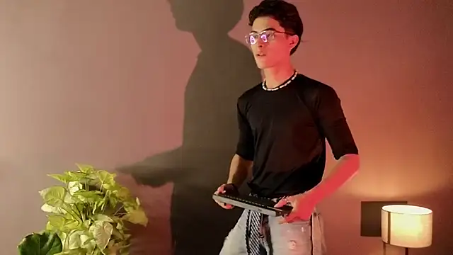 Aaron Eze online show from November 26, 2025, 1:27 am