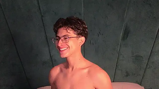 Aaron Eze online show from March 3, 2026, 11:17 am