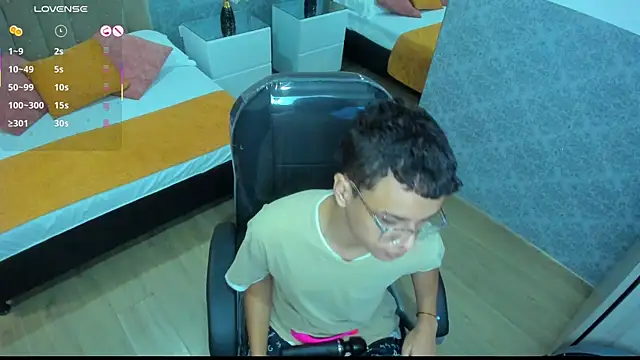 Xavier Fox    online show from November 5, 2025, 12:30 pm