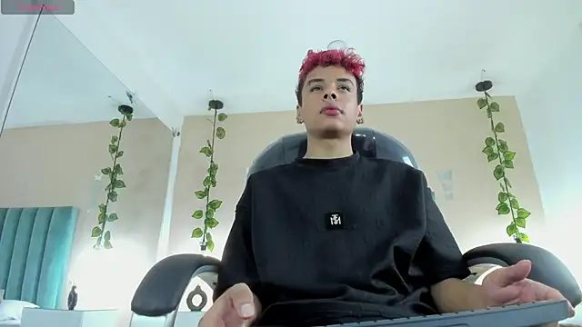 Xavier Fox    online show from February 11, 2026, 7:58 pm