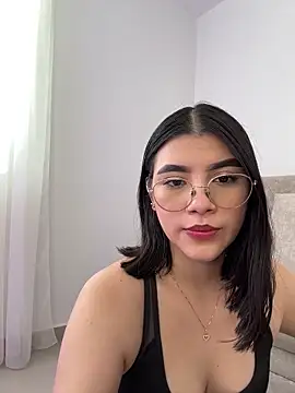 Julietalcl online show from November 9, 2025, 9:08 pm