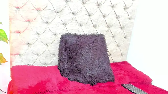 Samanta Fischer online show from November 4, 2025, 11:36 am