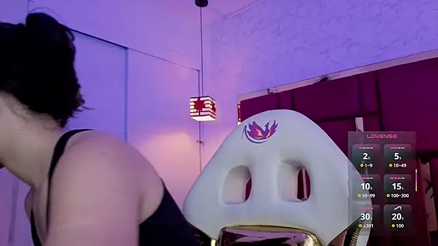 moon winy online show from February 14, 2026, 11:32 am