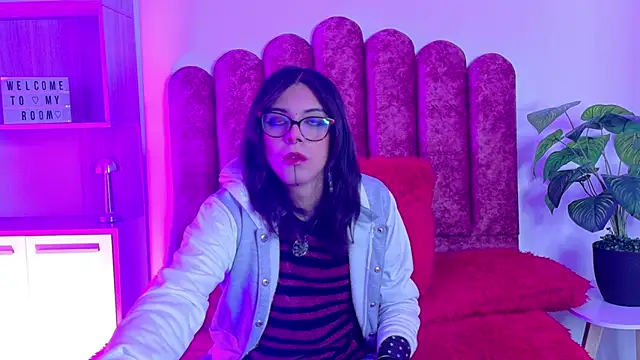 Lullaby Charade online show from November 19, 2025, 11:54 am