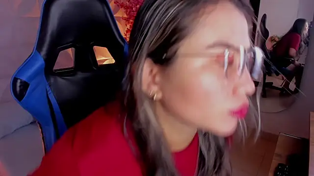 clara luu  online show from February 28, 2026, 7:13 pm