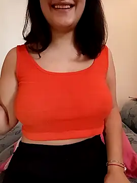 Snapshot of miamia21 chatting on October 18, 2025, 1:02 pm miamia21 online show from October 18, 2025, 1:02 pm
