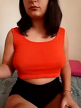 Snapshot of miamia21 chatting on October 17, 2025, 12:07 pm miamia21 online show from October 17, 2025, 12:07 pm