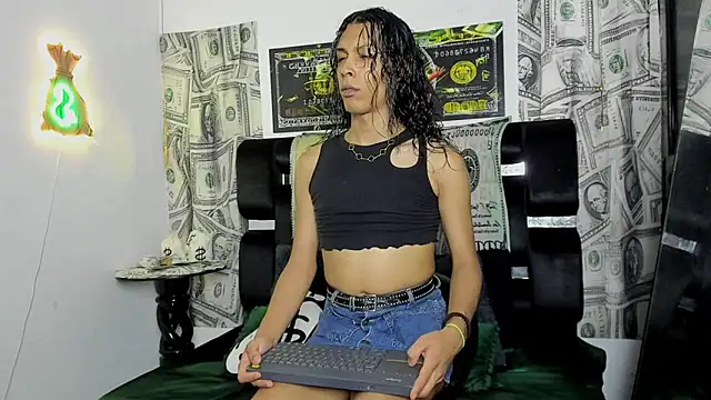 Latin Doll13 online show from October 16, 2025, 11:57 pm