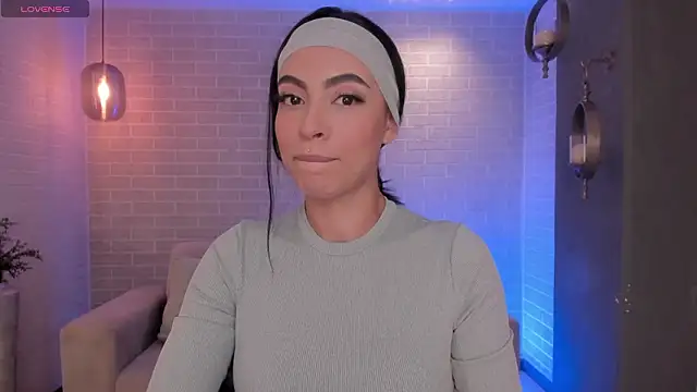 ChristineFord  online show from March 12, 2026, 7:51 pm