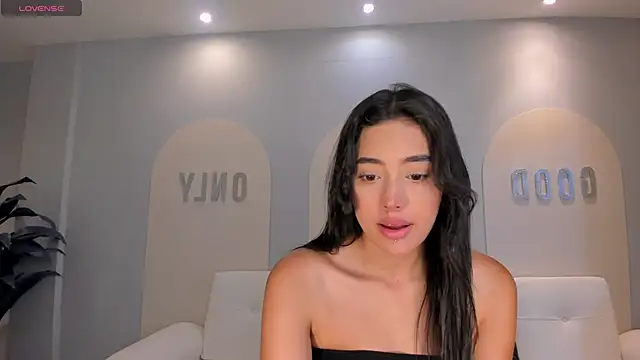 ScarlettBlaze  online show from March 31, 2026, 12:07 pm