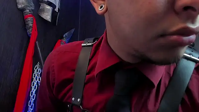 Snapshot of Master_Connor_BDSM chatting on October 18, 2025, 1:02 pm Master Connor BDSM online show from October 18, 2025, 1:02 pm