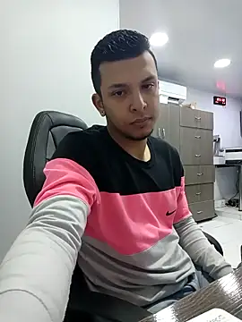 Snapshot of Master_Connor_BDSM chatting on October 23, 2025, 1:32 pm Master Connor BDSM online show from October 23, 2025, 1:32 pm