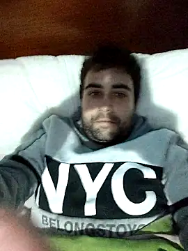 GluingPerson online show from November 23, 2025, 3:05 am