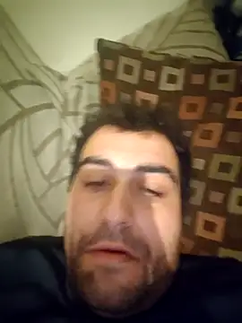 GluingPerson online show from November 15, 2025, 11:42 pm