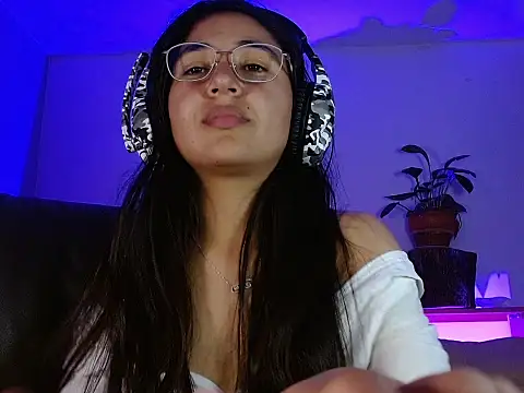 naomy rain online show from May 15, 2026, 8:01 am