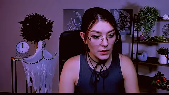 AnaSteisher online show from October 21, 2025, 1:32 pm