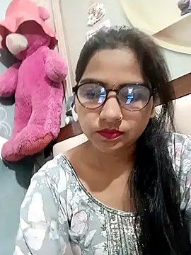 Snapshot of Vanshika1432 chatting on November 7, 2025, 6:07 am Vanshika1432 online show from November 7, 2025, 6:07 am