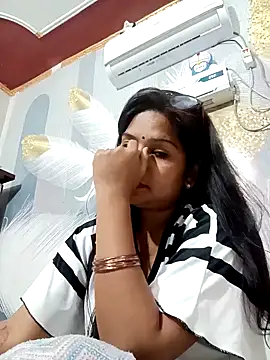 Snapshot of Vanshika1432 chatting on October 20, 2025, 12:34 am Vanshika1432 online show from October 20, 2025, 12:34 am