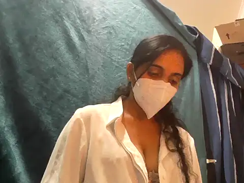 shainiasha1 online show from May 27, 2026, 5:31 pm