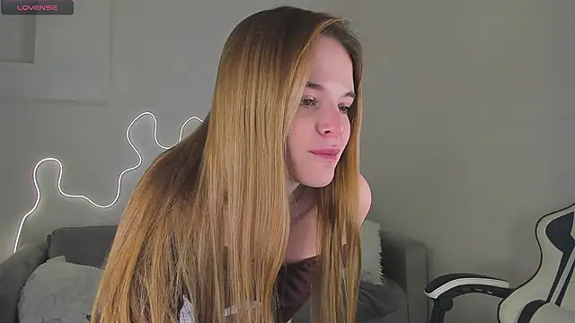 Snapshot of bella_xx__ chatting on February 28, 2026, 3:17 am bella xx online show from February 28, 2026, 3:17 am