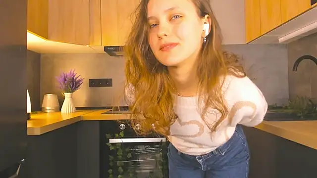 FoxFever online show from December 4, 2025, 6:45 am