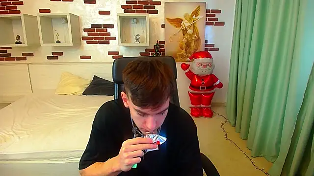 Snapshot of BradyFlint chatting on December 21, 2025, 7:32 am BradyFlint online show from December 21, 2025, 7:32 am