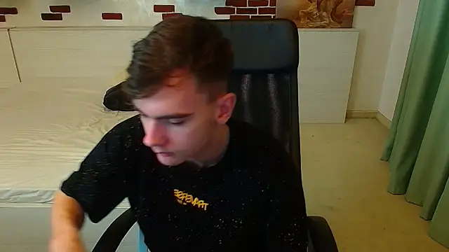 Snapshot of BradyFlint chatting on December 1, 2025, 5:41 am BradyFlint online show from December 1, 2025, 5:41 am