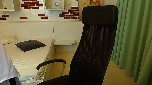 Snapshot of BradyFlint chatting on October 27, 2025, 5:30 am BradyFlint online show from October 27, 2025, 5:30 am