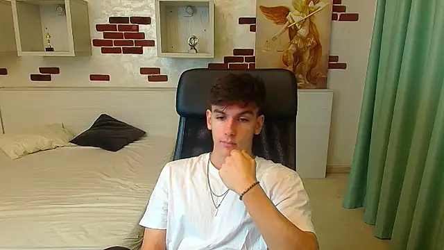 Snapshot of BradyFlint chatting on November 19, 2025, 6:13 am BradyFlint online show from November 19, 2025, 6:13 am