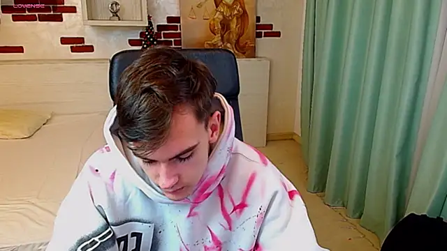 Snapshot of BradyFlint chatting on February 1, 2026, 5:27 am BradyFlint online show from February 1, 2026, 5:27 am