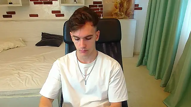 Snapshot of BradyFlint chatting on November 9, 2025, 10:08 am BradyFlint online show from November 9, 2025, 10:08 am