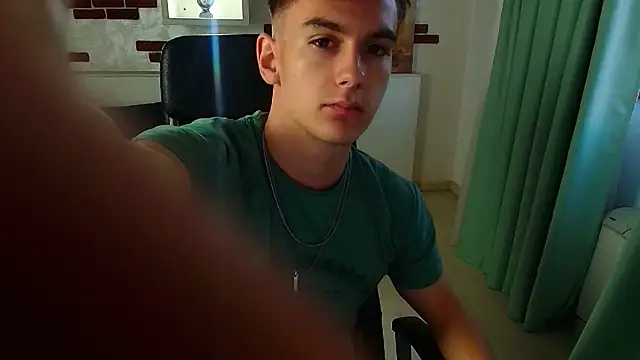 Snapshot of BradyFlint chatting on October 20, 2025, 4:58 am BradyFlint online show from October 20, 2025, 4:58 am