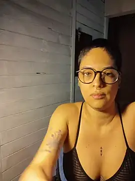 Snapshot of Natimiau chatting on October 18, 2025, 1:24 pm Natimiau online show from October 18, 2025, 1:24 pm